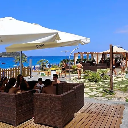 Bed and Breakfast La Stazione 4*